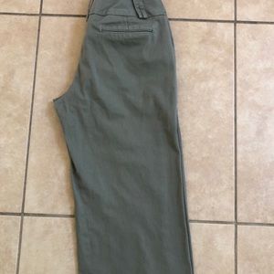 Larry Levigne Sage green capris